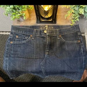 Women’s mini Jean skirt